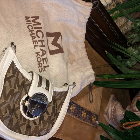 Michael Kors Vintage Monogram Shoulder Purse - Picture 6 of 9